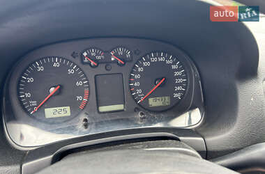 Хэтчбек Volkswagen Golf 2000 в 
