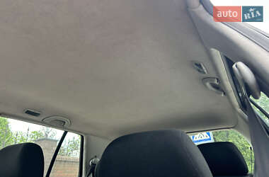 Хэтчбек Volkswagen Golf 2000 в 