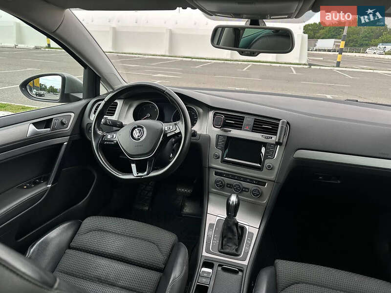 Универсал Volkswagen Golf 2014 в Киеве