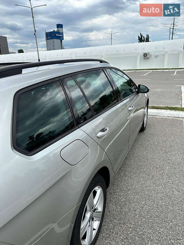 Универсал Volkswagen Golf 2014 в Киеве