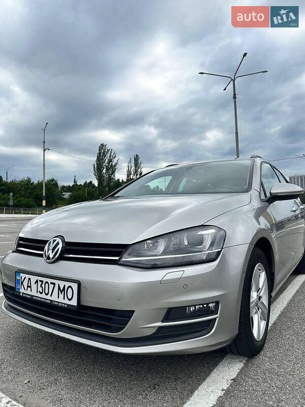 Универсал Volkswagen Golf 2014 в Киеве