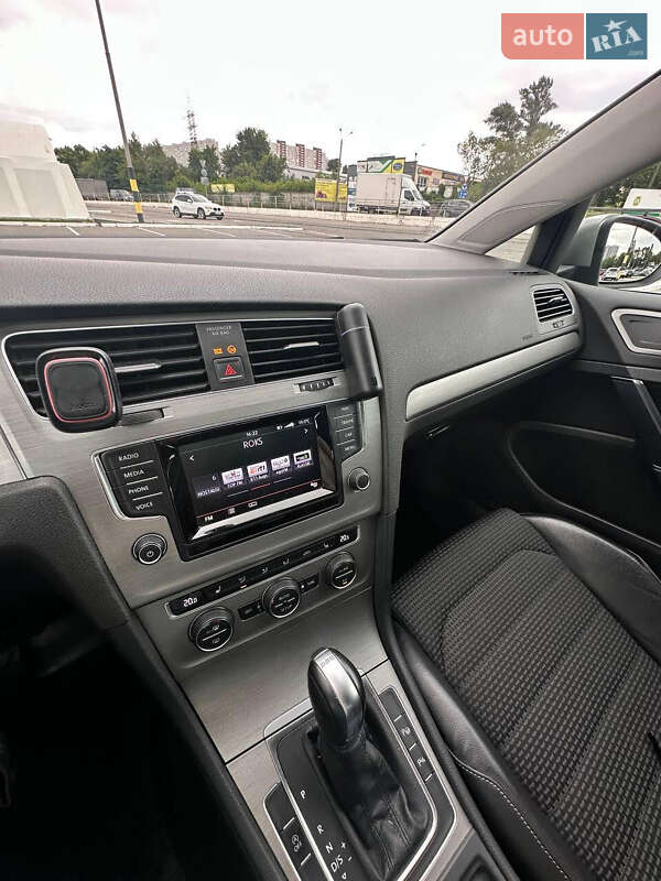 Универсал Volkswagen Golf 2014 в Киеве