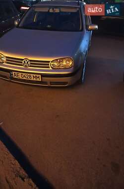 Универсал Volkswagen Golf 2000 в Днепре