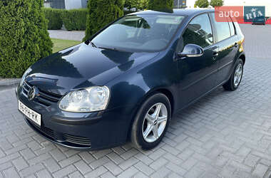 Хэтчбек Volkswagen Golf 2005 в Городке