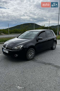 Хэтчбек Volkswagen Golf 2009 в Великих Лазах