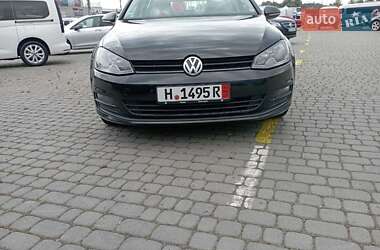 Універсал Volkswagen Golf 2015 в Чернівцях