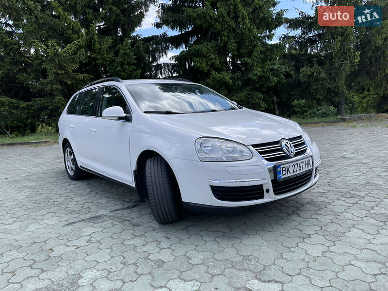 Универсал Volkswagen Golf 2008 в Ровно