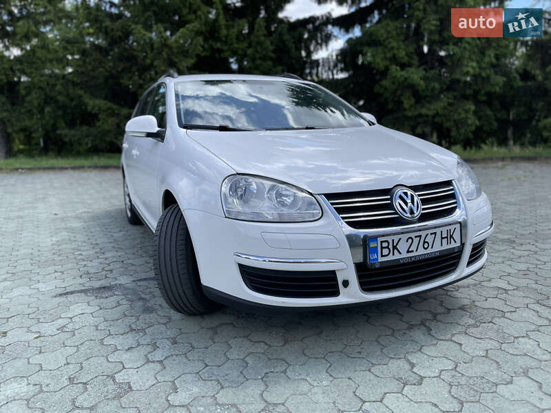 Универсал Volkswagen Golf 2008 в Ровно