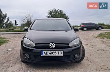 Хэтчбек Volkswagen Golf 2010 в Яготине