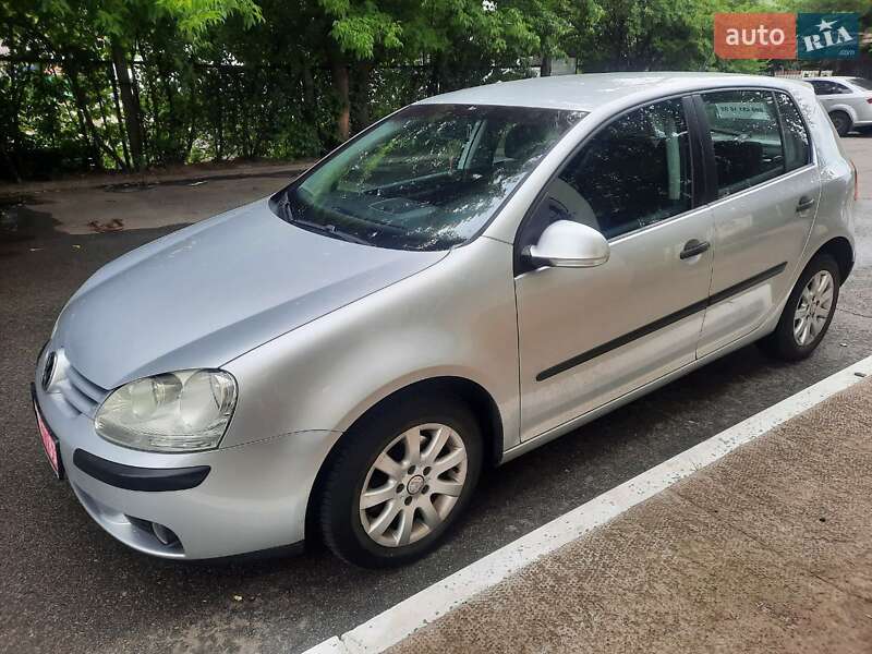 Хэтчбек Volkswagen Golf 2009 в Киеве