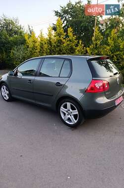 Хэтчбек Volkswagen Golf 2004 в Луцке