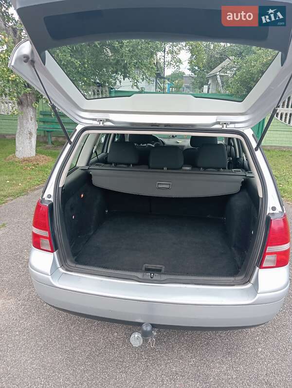 Универсал Volkswagen Golf 2004 в Яготине