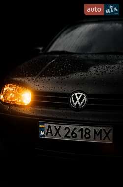 Хетчбек Volkswagen Golf 2003 в Карлівці