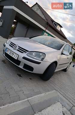 Хетчбек Volkswagen Golf 2004 в Городенці