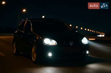 Хетчбек Volkswagen Golf 2006 в Новояворівську