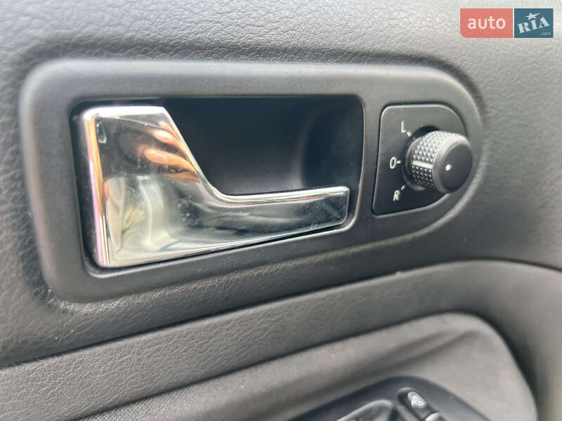 Універсал Volkswagen Golf 2002 в Сумах