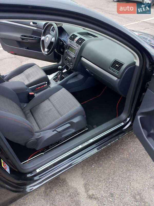 Хетчбек Volkswagen Golf 2006 в Вінниці