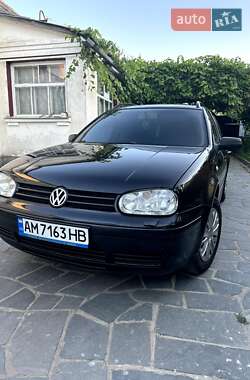 Універсал Volkswagen Golf 2003 в Радомишлі