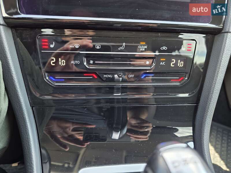 Хэтчбек Volkswagen Golf 2017 в Мукачево