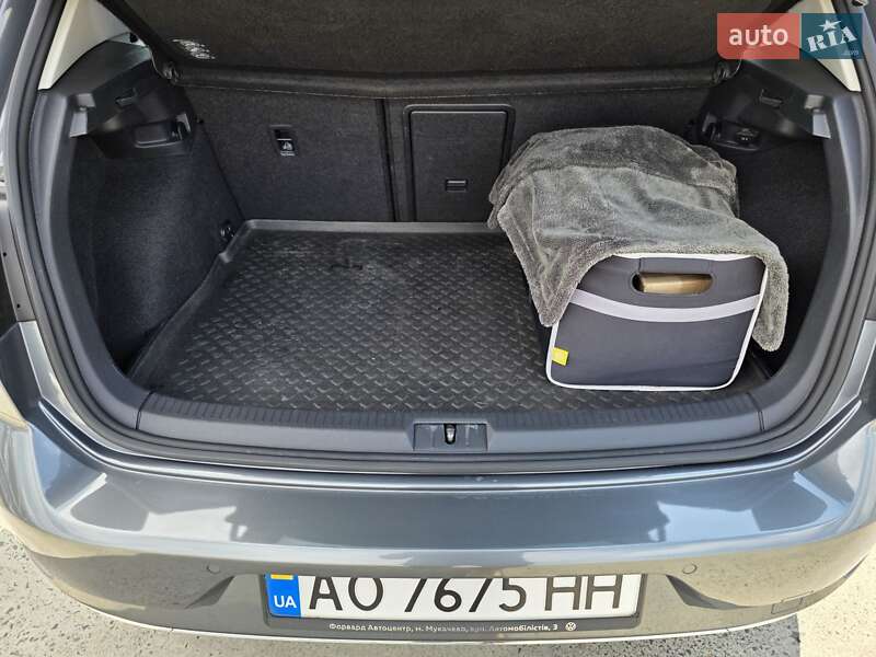 Хэтчбек Volkswagen Golf 2017 в Мукачево