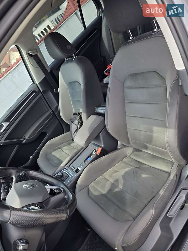 Хэтчбек Volkswagen Golf 2017 в Мукачево