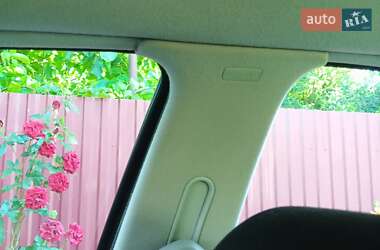 Хетчбек Volkswagen Golf 2003 в 