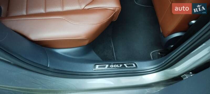 Универсал Volkswagen Golf 2014 в Вишневом