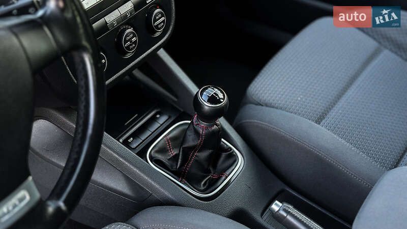 Хетчбек Volkswagen Golf 2007 в Дубні