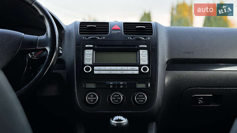 Хетчбек Volkswagen Golf 2007 в Дубні