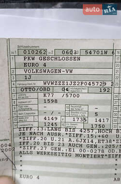Хетчбек Volkswagen Golf 2002 в 
