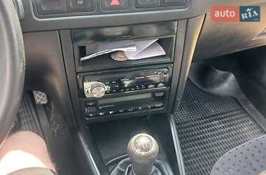 Хэтчбек Volkswagen Golf 2000 в Надворной
