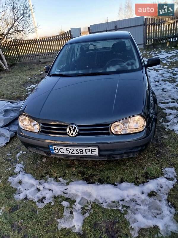 Хэтчбек Volkswagen Golf 2001 в Глинянах