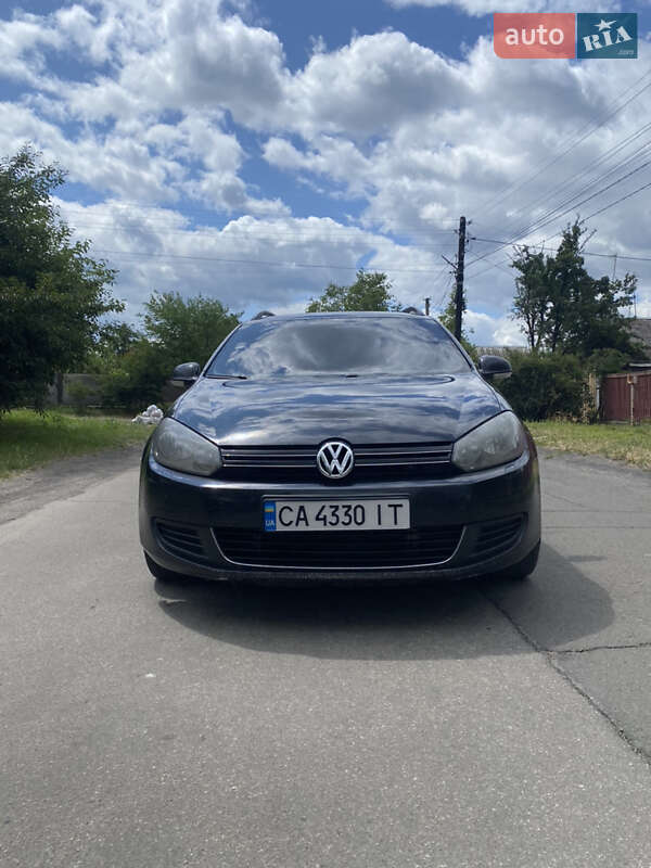 Універсал Volkswagen Golf 2011 в Дніпрі