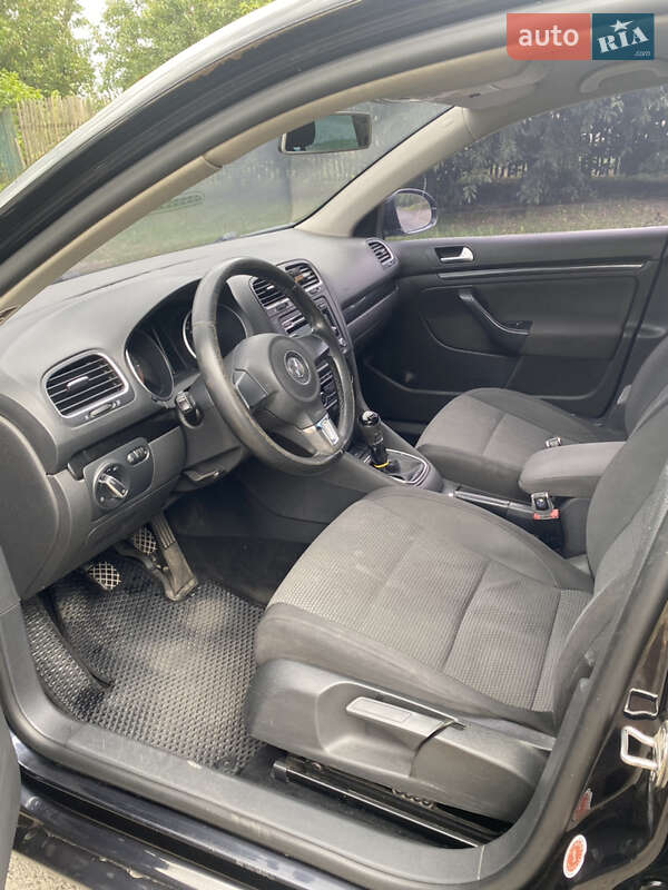 Універсал Volkswagen Golf 2011 в Дніпрі