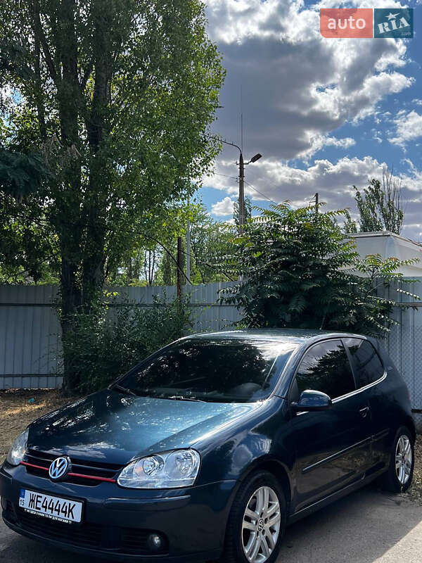 Хетчбек Volkswagen Golf 2006 в Миколаєві