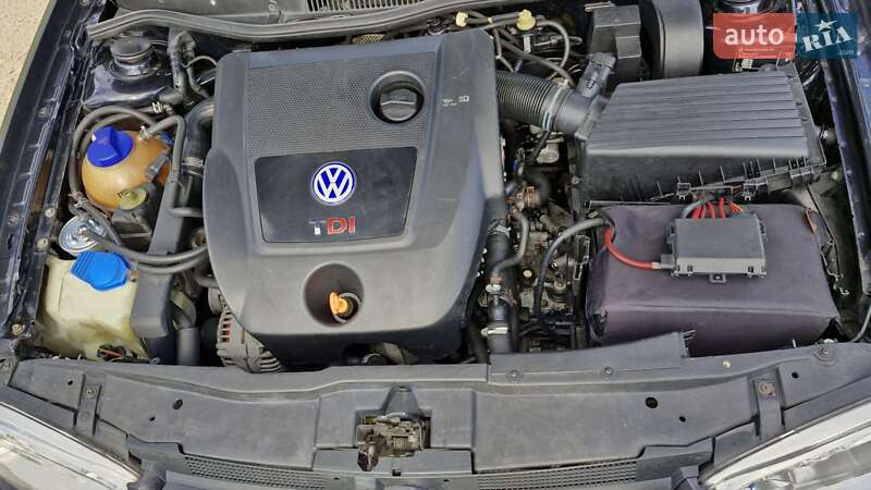 Универсал Volkswagen Golf 2001 в Киеве