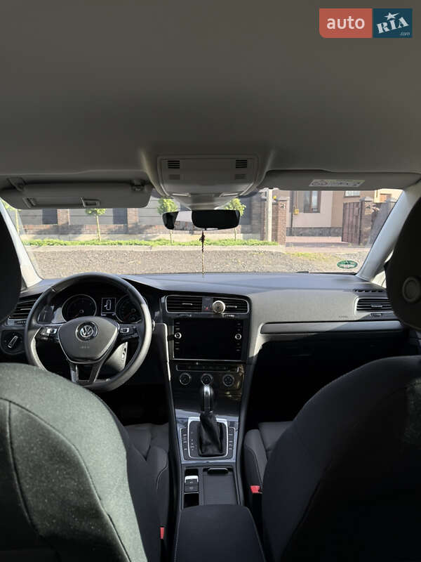 Універсал Volkswagen Golf 2018 в Луцьку