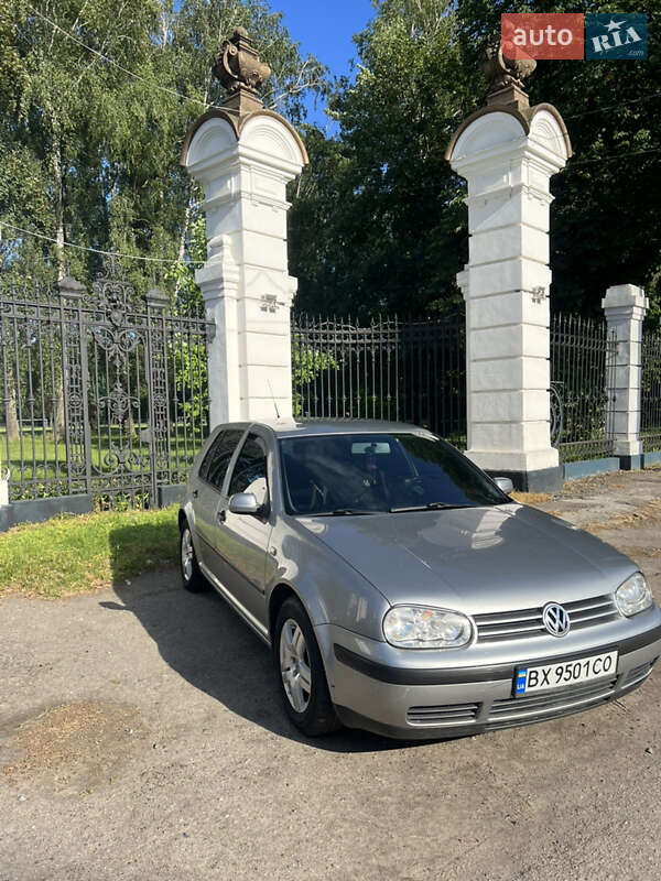 Хэтчбек Volkswagen Golf 2002 в Хмельницком