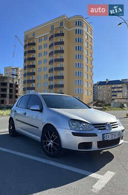 Хэтчбек Volkswagen Golf 2005 в Каменец-Подольском