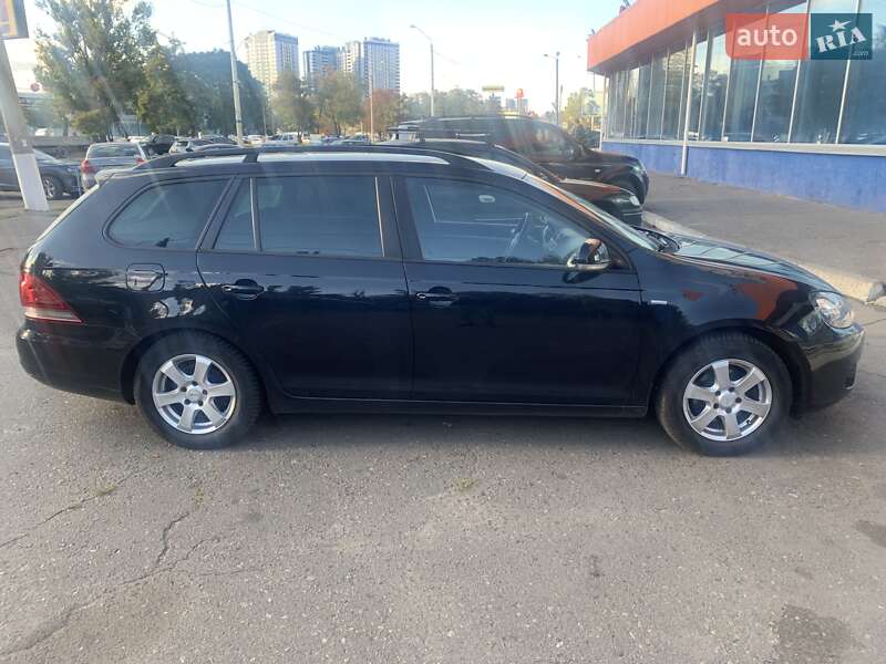 Універсал Volkswagen Golf 2012 в Одесі