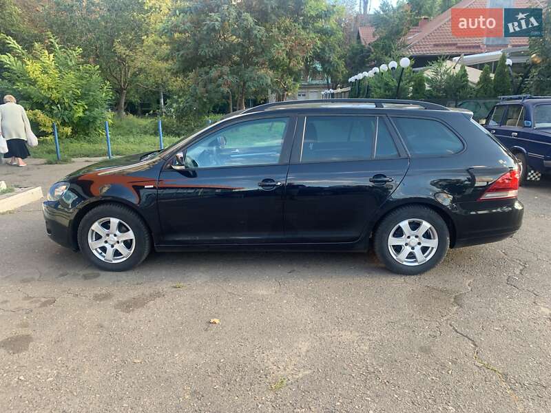 Універсал Volkswagen Golf 2012 в Одесі