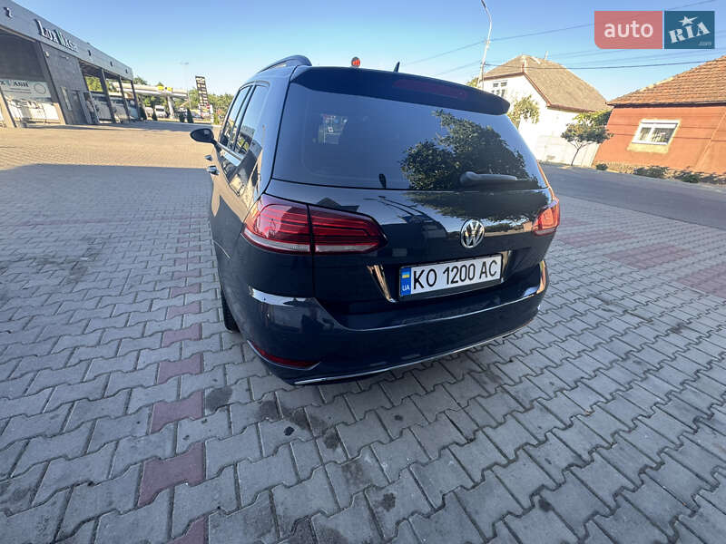 Універсал Volkswagen Golf 2017 в Мукачевому