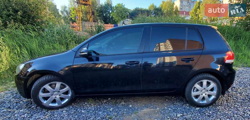 Хэтчбек Volkswagen Golf 2010 в Хмельницком