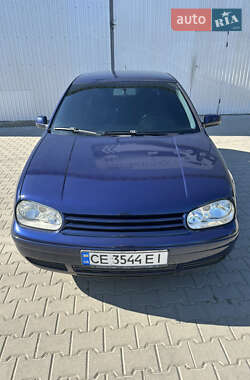 Хетчбек Volkswagen Golf 2003 в Косові