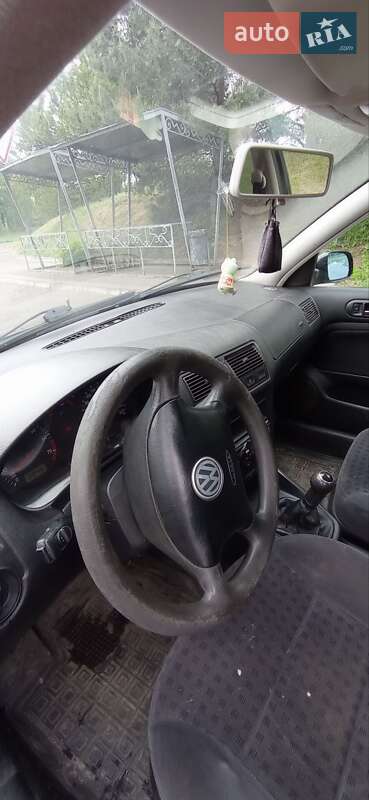 Хэтчбек Volkswagen Golf 2000 в Кременчуге