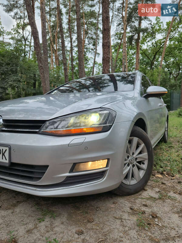 Универсал Volkswagen Golf 2014 в Василькове