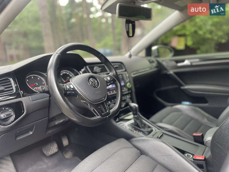 Универсал Volkswagen Golf 2014 в Василькове