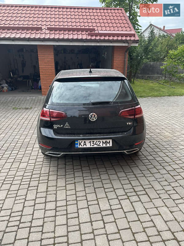 Хетчбек Volkswagen Golf 2017 в Києві