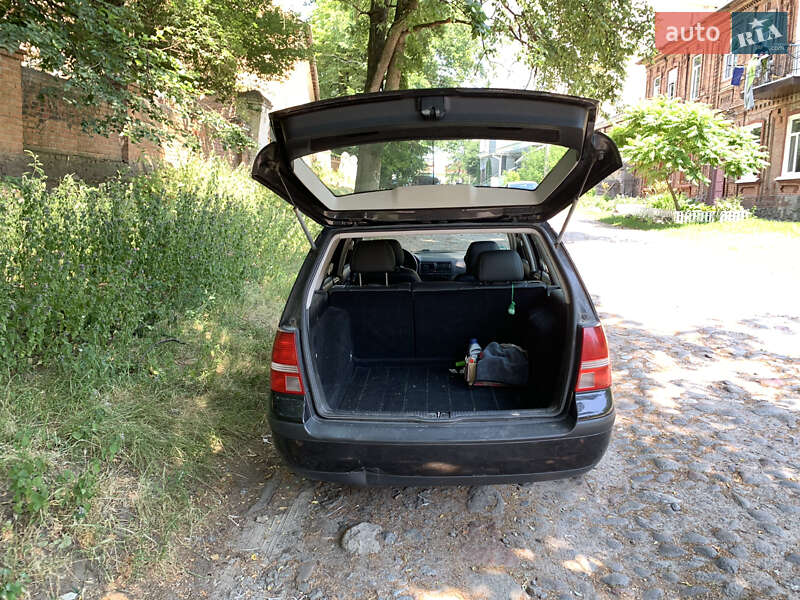 Універсал Volkswagen Golf 2002 в Бердичеві