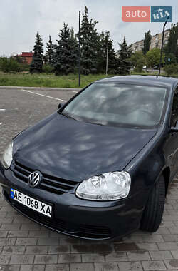 Хэтчбек Volkswagen Golf 2004 в Кривом Роге